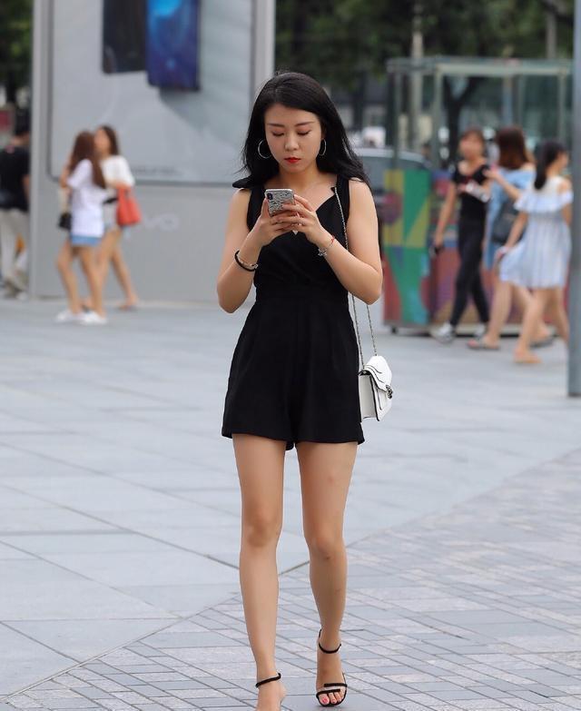 开元体育·(中国)官方网站时尚简洁的连衣裙休闲塑形又耐看优雅时尚(图2)