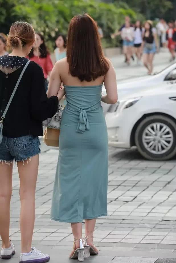 开元体育·(中国)官方网站高端大气上档次的感觉连衣裙给你无与伦比的魅力(图5)