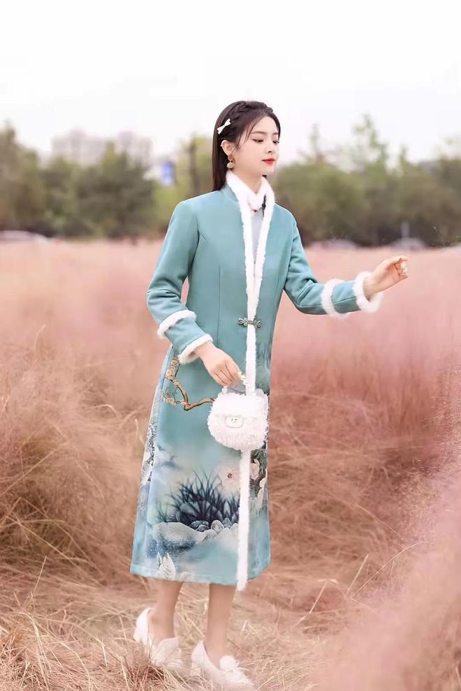 开元体育·(中国)官方网站旗袍女人别错过这件唐装外套穿上绽放十足的古色古香女人味(图3)