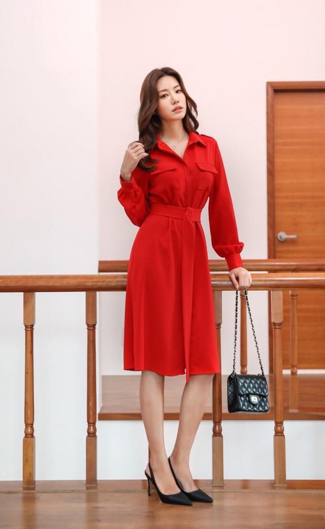 开元体育·(中国)官方网站穿上韩版连衣裙清新又时尚衬托时髦优雅的淑女气质(图2)