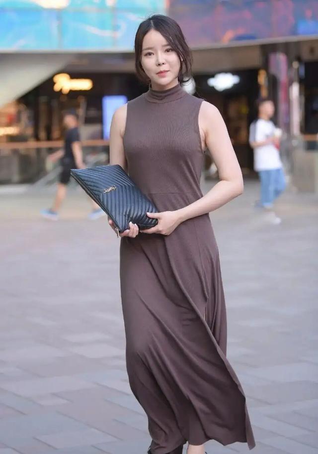 开元体育·(中国)官方网站连衣裙展现女性简洁气质上身特别洋气(图10)