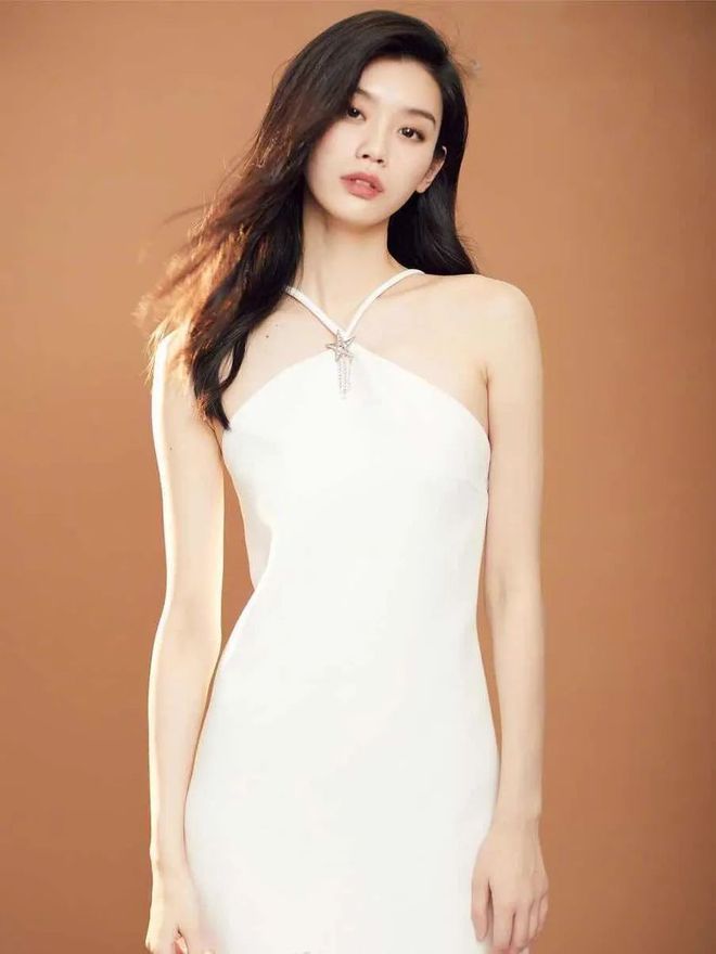 开元体育·(中国)官方网站今年最美最流行的裙子显白又高级回头率200%！！(图3)